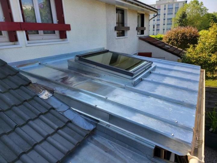 Rénovation couverture zinc avec velux Clamart